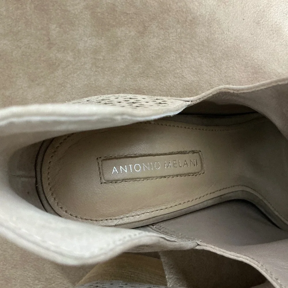 Antonio Melani Peep Toe Booties 8.5M Taupe‎ Nubuck Leather Block Heel Cutout